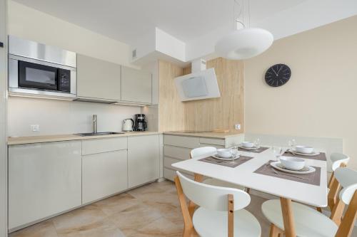 One-Bedroom Apartment with Balcony room in Jantar Apartamenty Bliżej Morza