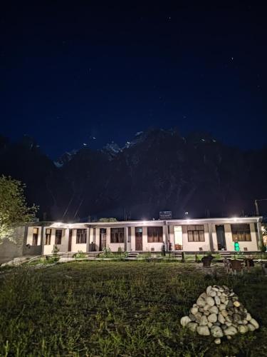 Apkārtne, Passu Cones Hotel in Pasu