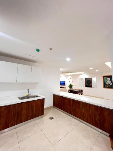 Three-Bedroom Apartment image 7