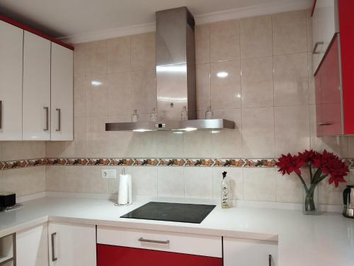 Adosado Centro Urbano 3 Dorm Patio Terraza Wi-fi Puente Genil 1-6 Huésped (Adosado Centro Urbano 3 Dorm Patio Terraza Wi-fi Puente Genil 1-6 Huesped) in 普恩特格尼爾