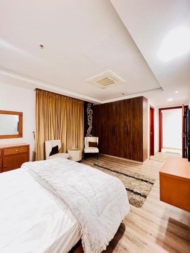 Three-Bedroom Apartment image 3