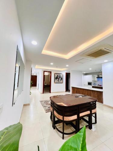 Three-Bedroom Apartment image 1