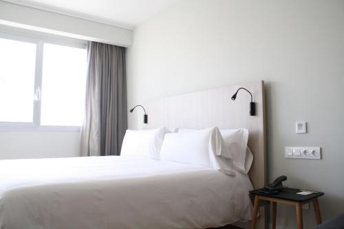 Superior Double or Twin Room image 8