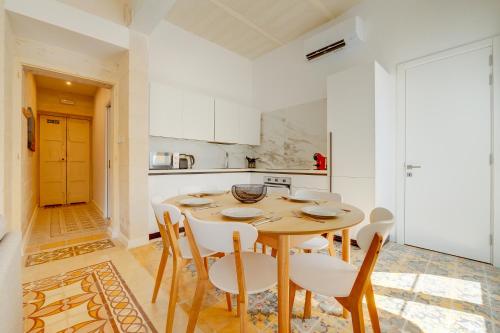 Exclusive Valletta Apart with Historic Charm by Buena Vista, La Valette (photo 6)