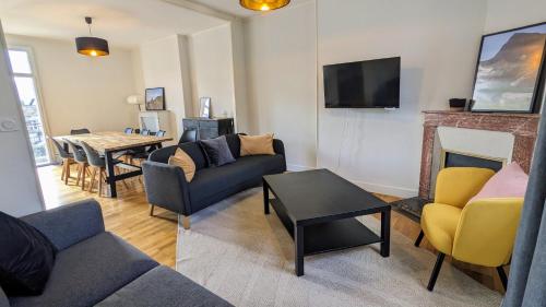 Le Sommet - 8 personnes, 4 chambres, 3 salles d'eau, centre ville Argeles - Location saisonnière - Argelès-Gazost