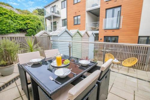 2 Rockham - Luxury Apartment at Byron Woolacombe, only 4 minute walk to Woolacombe Beach!, Вулакомб (фото 8)