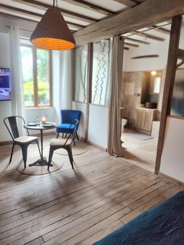 Empreintes in Saint-Pourcain-sur-Sioule