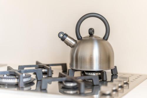 Luminoso bilocale in zona Navigli, vicino metro M2