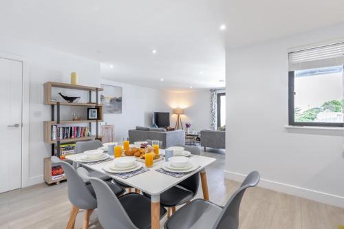 8 Middlecombe - Luxury Apartment at Byron Woolacombe, only 4 minute walk to Woolacombe Beach!, Woolacombe (foto 10)