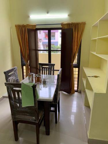 Kesarhomes-flt101-1stflr-2bhk-lift-ac-kukatpally - Hyderabad
