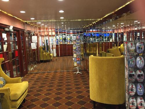 Tradewinds Airport Hotel in Inglewood, USA