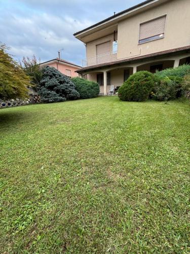Casa tra le vigne in Mombercelli