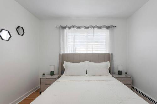Cozy 2BR Near O Hare Free WiFi and Parking in Des Plaines, USA