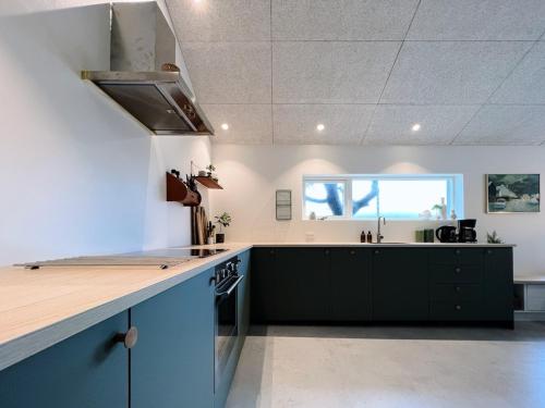 Stunning 3 Bedroom Family Friendly Retreat in Trongisvágur