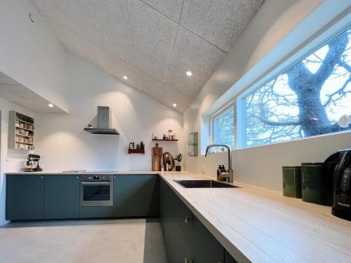 Stunning 3 Bedroom Family Friendly Retreat in Trongisvágur