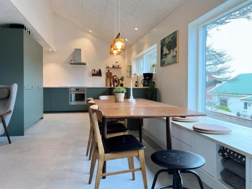 Stunning 3 Bedroom Family Friendly Retreat in Trongisvágur