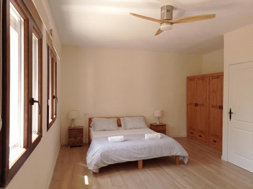 Bonita casa blanca en el bosque., Córdoba (fotografie 2)