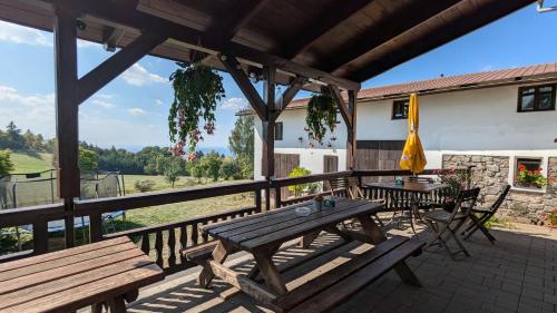Restorāns, U Kodrů (U Kodru) in Tatobity
