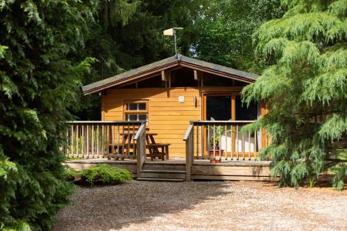 2 bedrooms, 4 beds