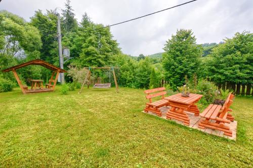 Dārzs, Domki U Szeryfa Dwernik in Smolnik