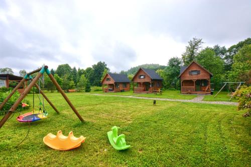 Dārzs, Domki U Szeryfa Dwernik in Smolnik