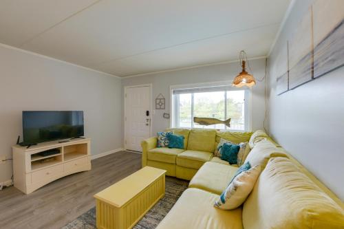Bright Condo Half-Block to Cape May Beach! in Cape May, USA
