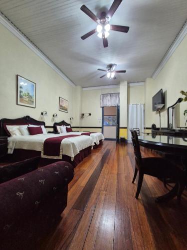 Hotel Santo Tomas - Historical Property 1908 in San Jose
