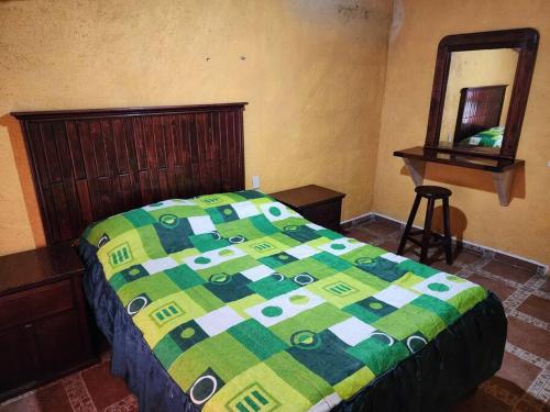 Cabaña bonita cedros in San Pedro Atlapulco, Mexico
