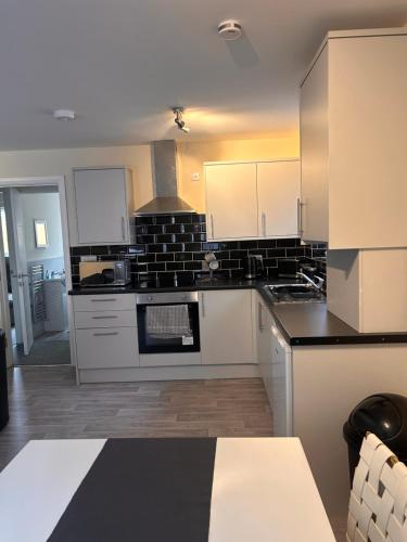 Easy Living Stays Burton on Trent - Donisthorpe