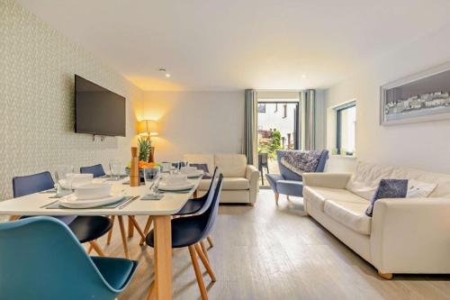 4 Woolacombe West - Luxury Apartment At Byron Woolacombe, Only 4 Minute Walk To Woolacombe Beach