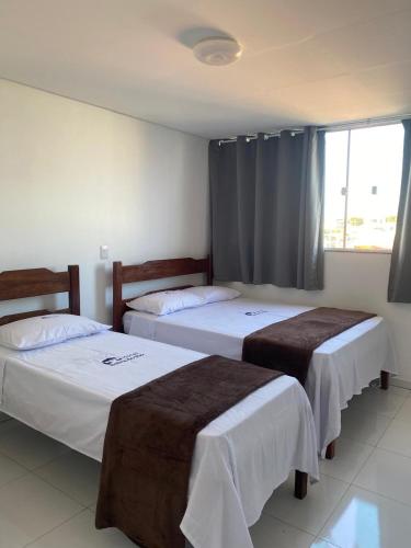 1 double bed, 1 twin bed