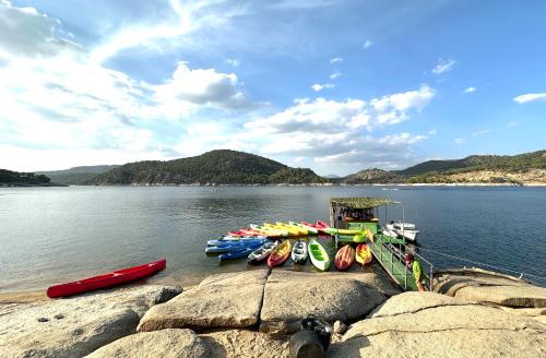 Hostal MYD Pantano in Pelayos de la Presa