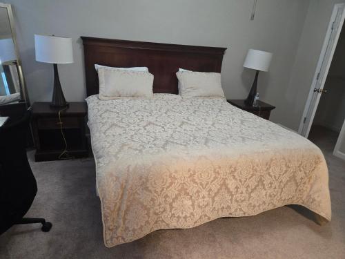 Masters room in Marietta Near Parks Six flag Trails and shopping centers in Marietta, USA