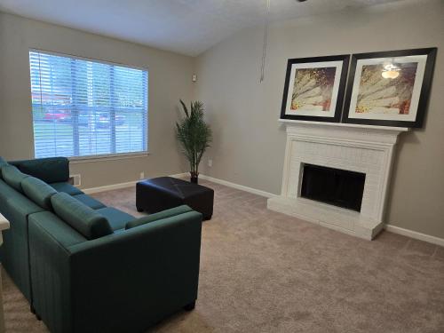 Masters room in Marietta Near Parks Six flag Trails and shopping centers in Marietta, USA