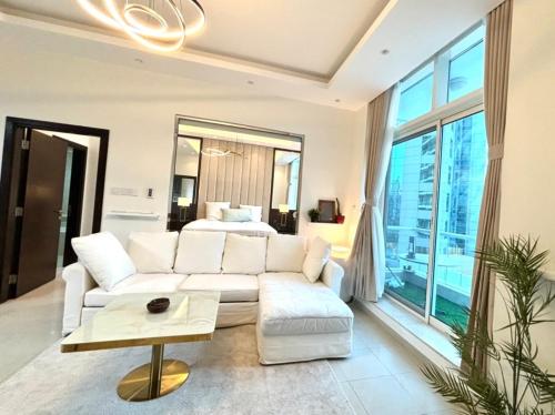 Vacation Friendly Beach View Luxury 1Bedroom- Walk To Beach & Mall, Дубай (фото 10)