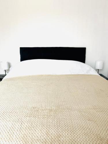 Room near Anfield Stadium - Easy Check-in, Liverpool (photo 9)