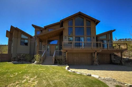 Elk Point Paradise - AC - Hot Tub - Pool Table