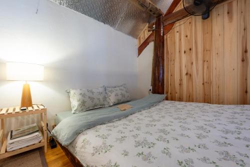 Double Room with Shared Toilet image 10