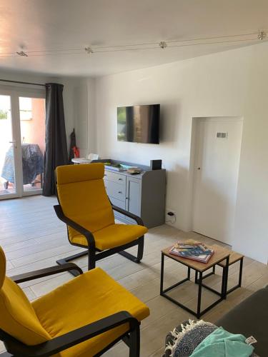 Facilities, RDC-120m plage Agay-2ch near Agathos
