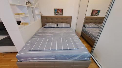 Apartment image 6