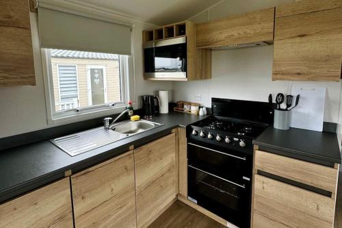 Sea La Vie Caravan at Silver Sands Holiday Park in Lossiemouth