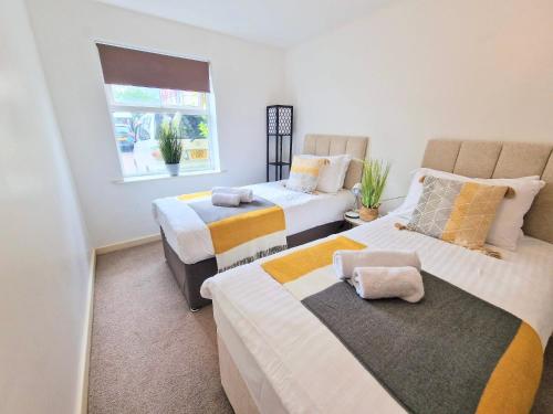 Large 2 bedroom 2 bathroom apartment in Old Town Stevenage By White Orchid Property Relocation, Hertfordshire