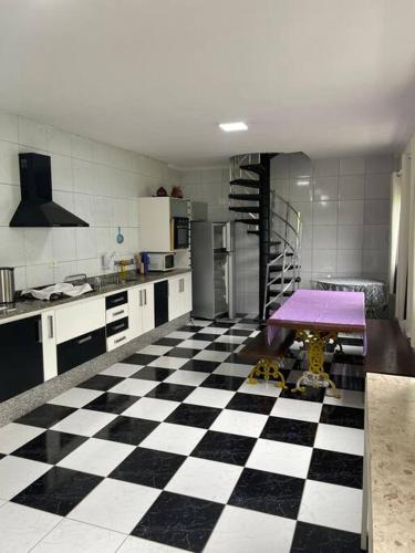 Casa com piscina Próxima do centro e Praia - Até 20 hóspedes (Casa com piscina Proxima do centro e Praia - Ate 20 hospedes) in ชาร์ดิงเปรุยเบ