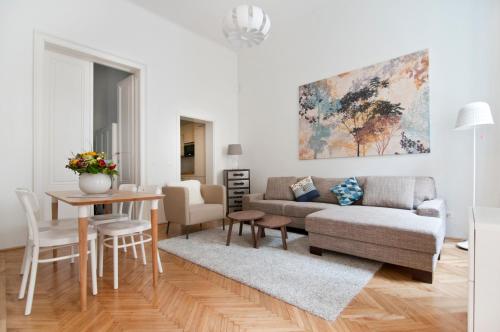 HeyMi Apartments Oper - image 11