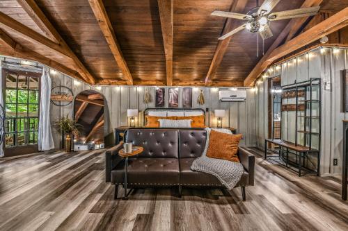 Lightn Bug Bungalow in Townsend, USA