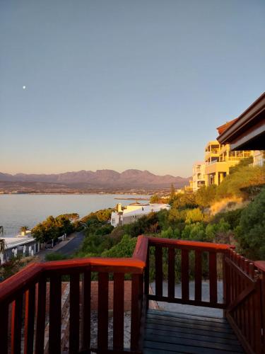 Bay View Cabin