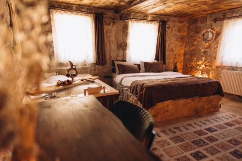 room detail thumbnail 1