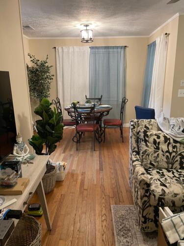 Pamela Place in Macon, USA