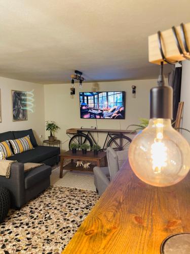Airport Cottage House - image 14