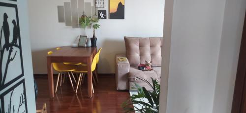 Apartamento Espaçoso Bairro Piracicamirim